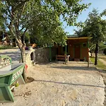 营地 Wooden Lakefront 'miris Ljeta' Jablanica