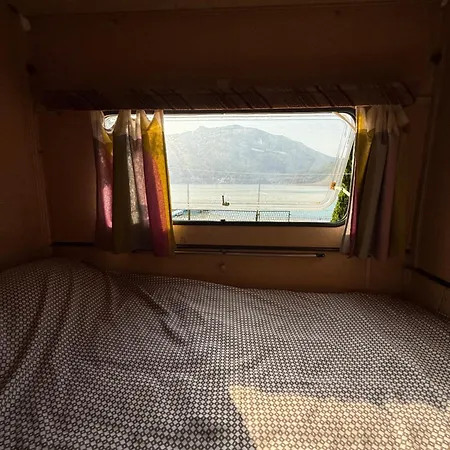 Kamp Wooden Lakefront 'miris Ljeta'
