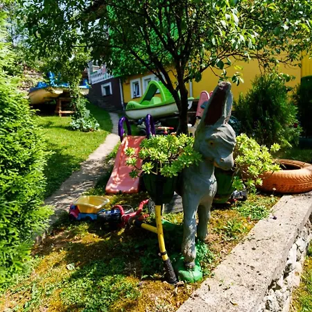 Camping Wooden Lakefront 'miris Ljeta' *