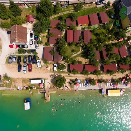 营地 Wooden Lakefront Jablanica