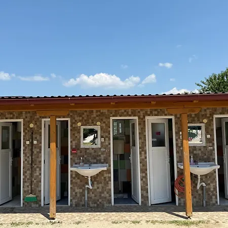 キャンプ場 Wooden Lakefront 'miris Ljeta' *