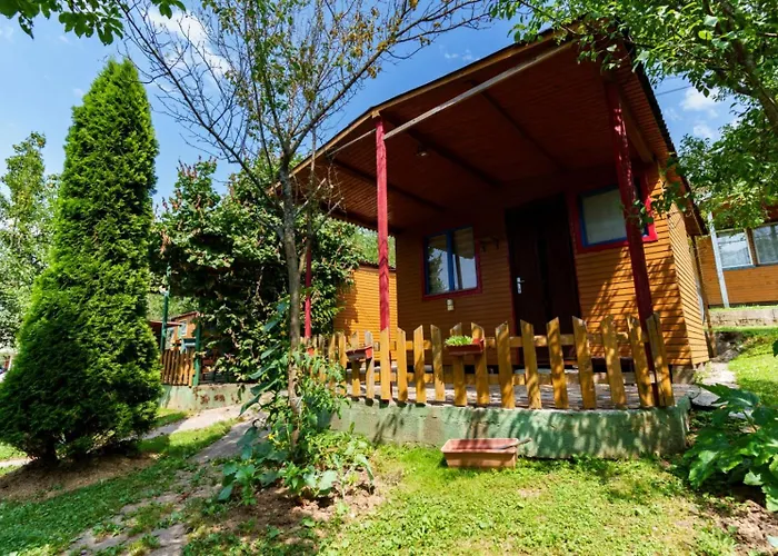 Wooden Lakefront Miris Ljeta Kemping